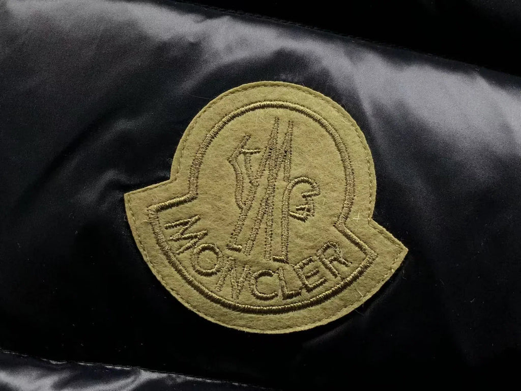 Moncler Sumido Gilet in Black