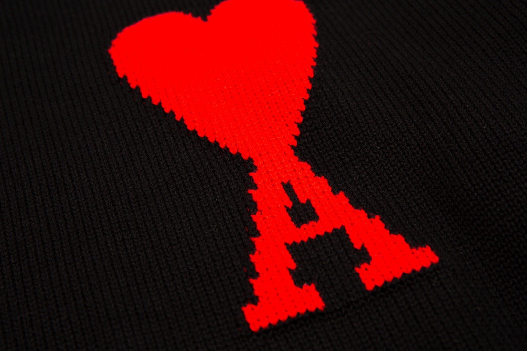 HEART SWEATER BLACK (UNISEX)