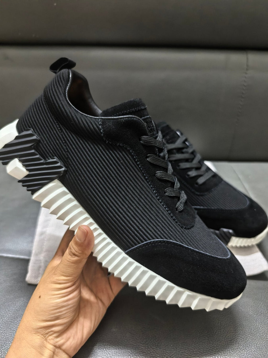 Men's Black Knit-Style Low-Top Sneakers