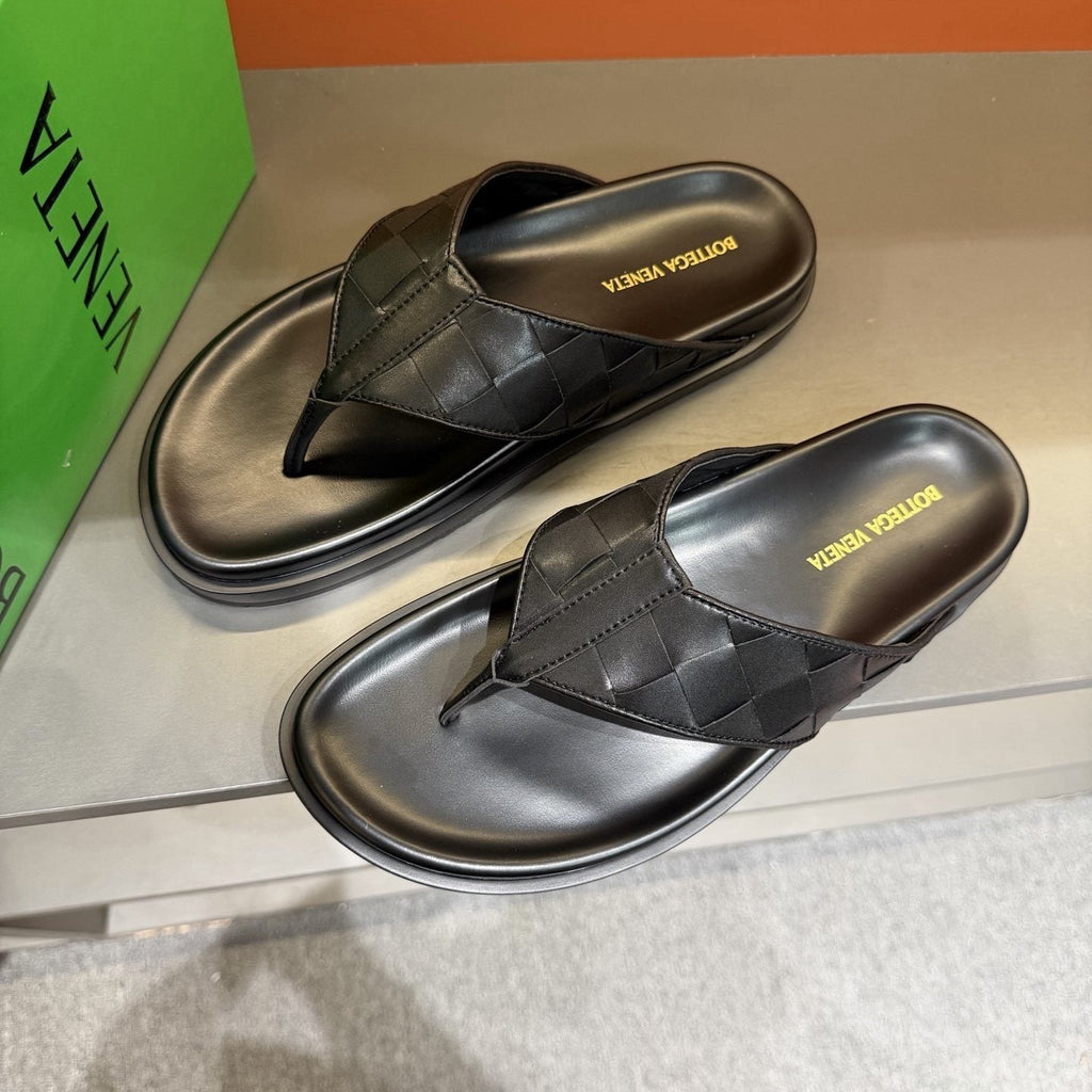 Bottega Veneta Men's Black Woven Thong Sandals
