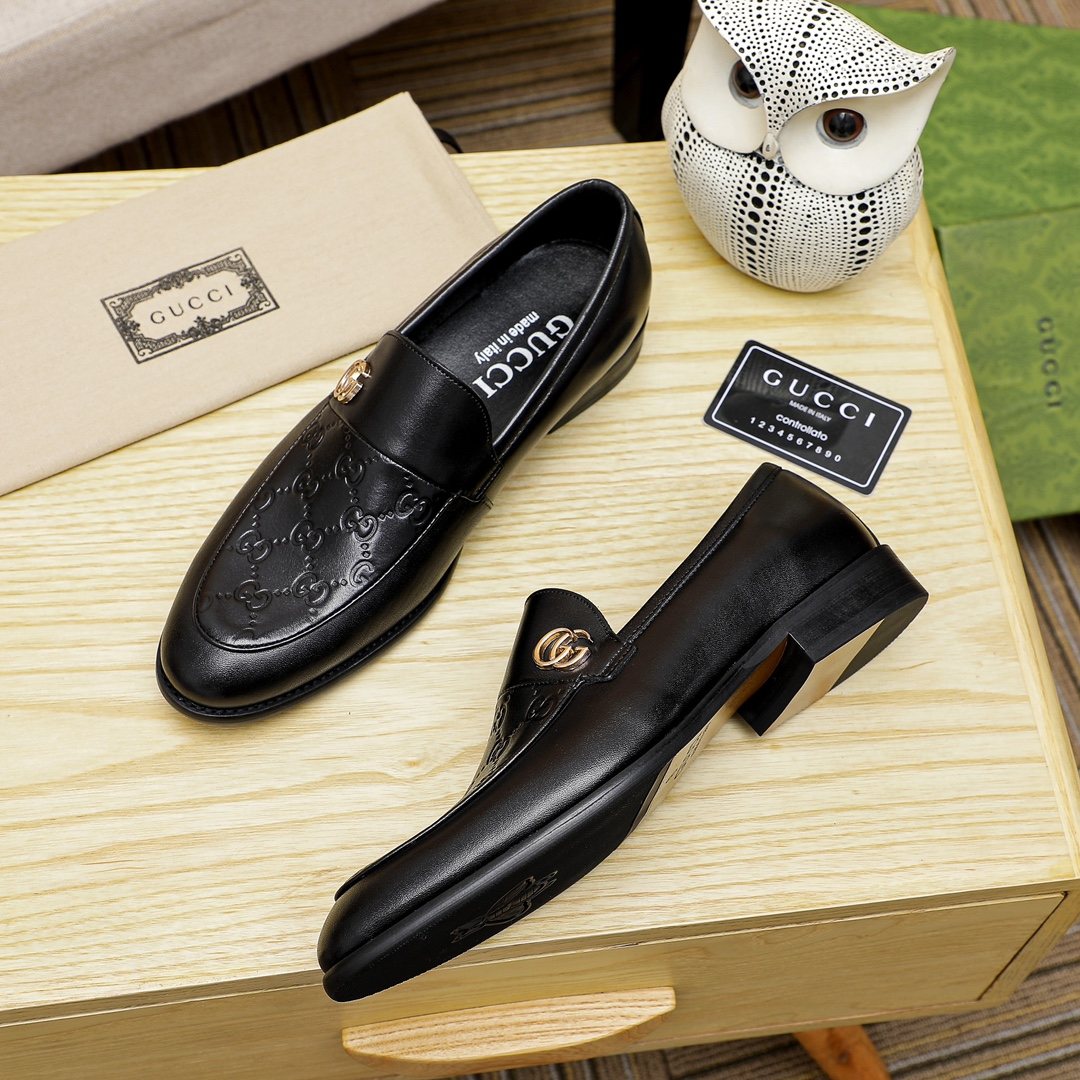 Gucci Black Embossed Hardware Loafers
