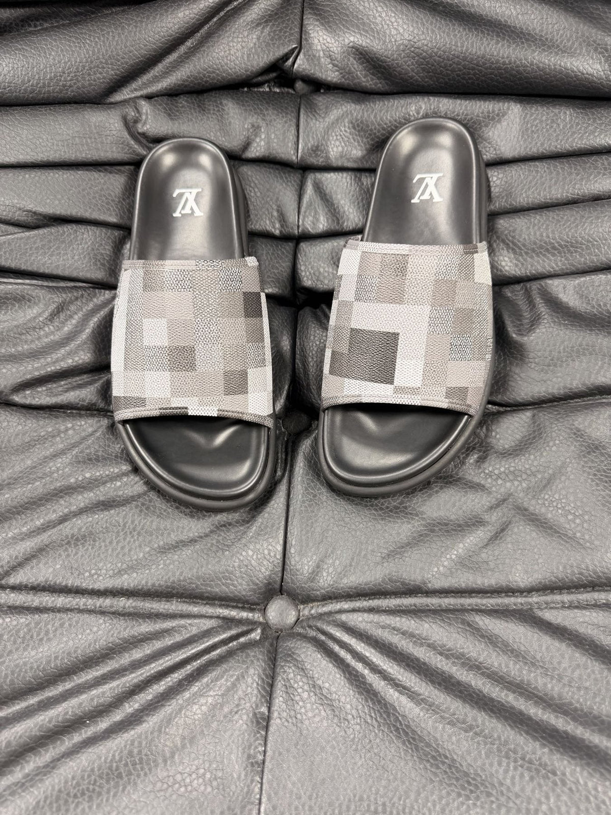 Louis Vuitton Checkerboard Slide Sandals - Open Toe